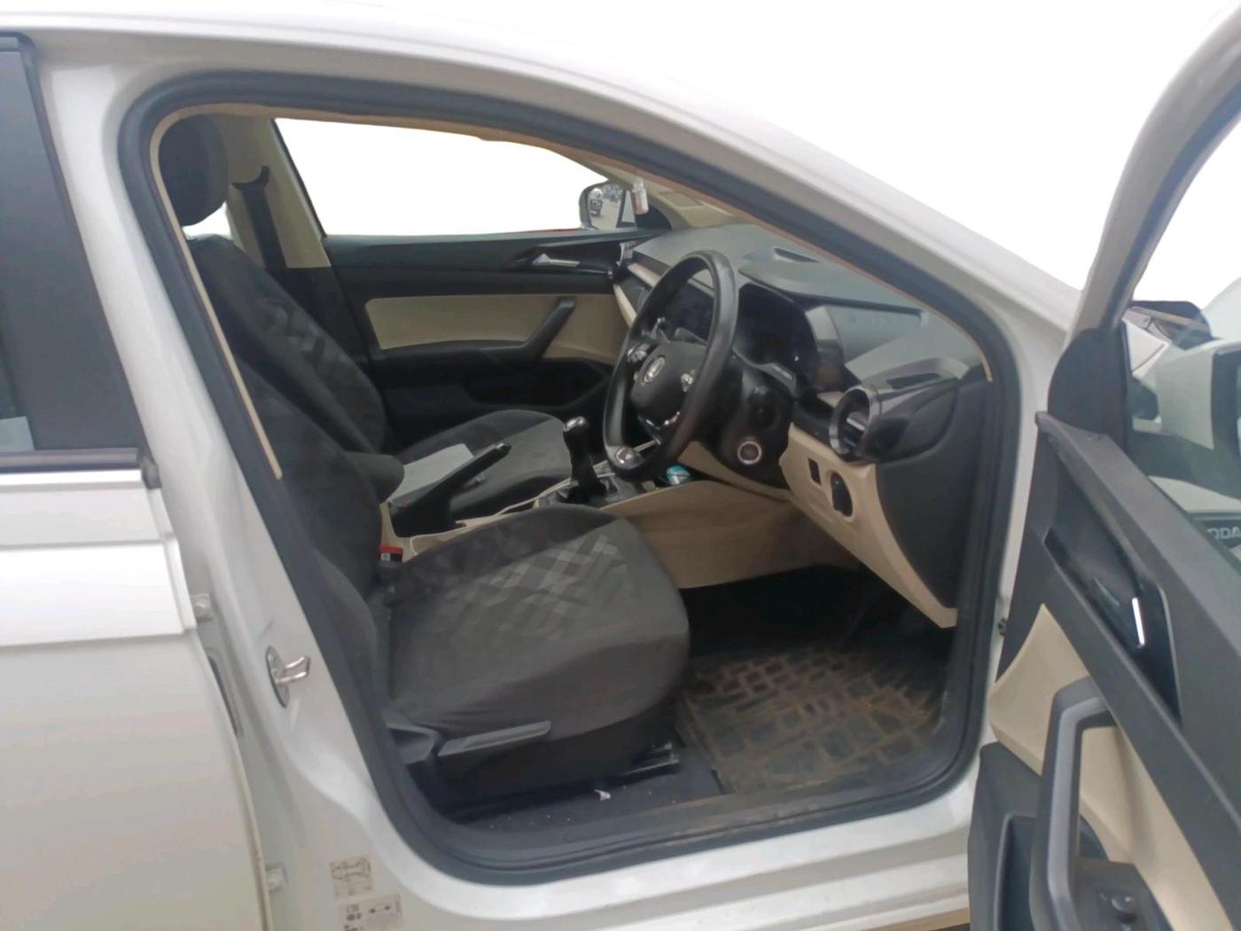 2022 Skoda SLAVIA AMBITION 1.0L TSI MT, Petrol, Manual, 40,610 km, interior
