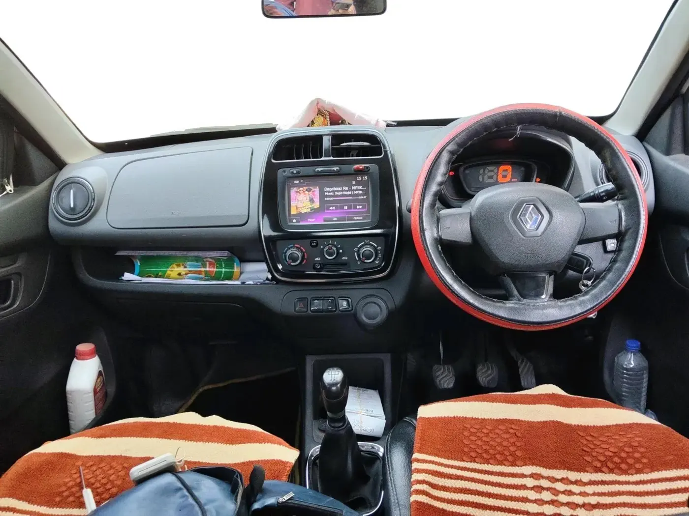 2017 Renault Kwid RXT 1.0 (O), Petrol, Manual, 1,20,616 km, interior