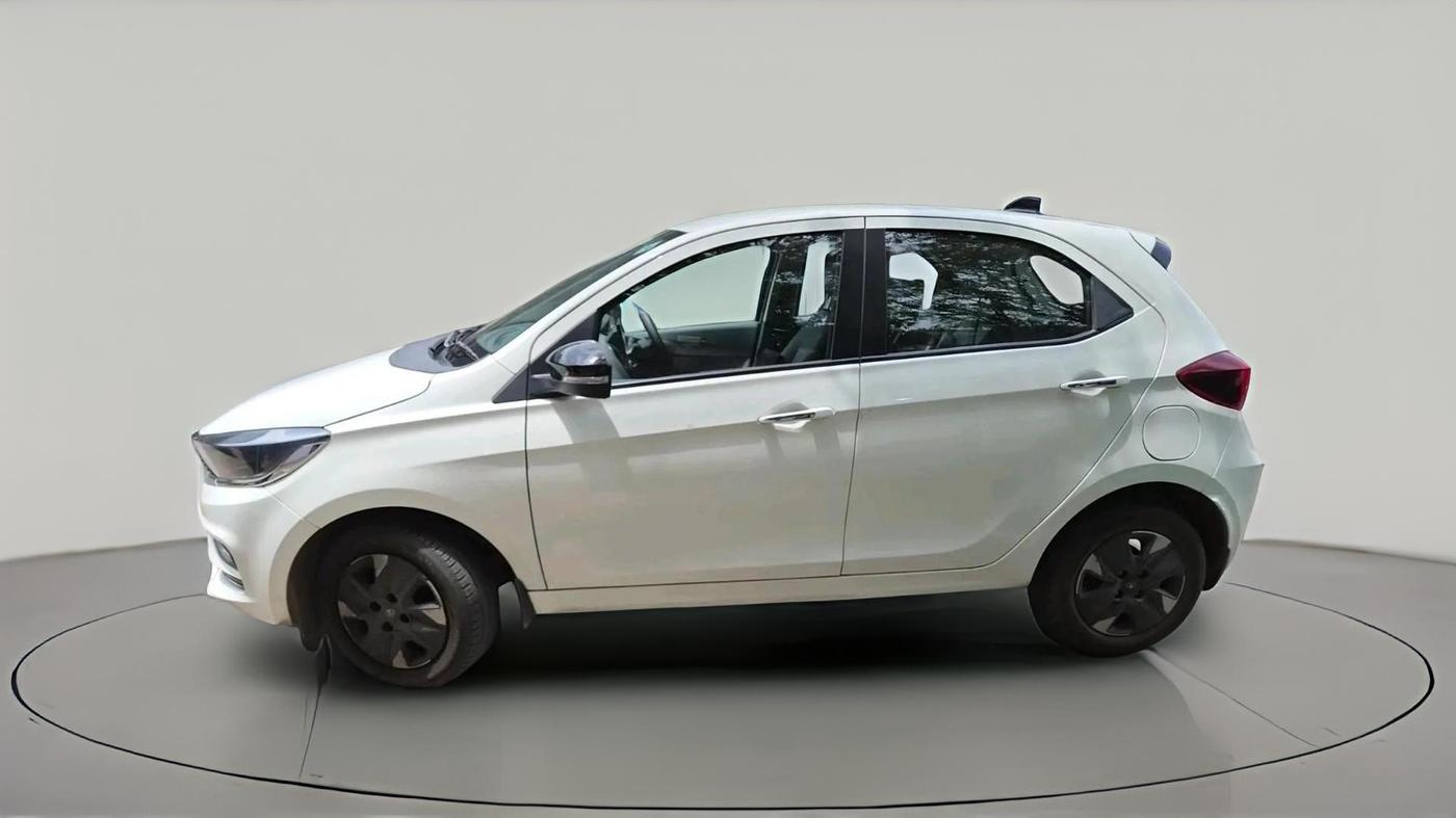 2025 Tata Tiago XZA iCNG, CNG, Automatic, 24,090 km, exterior