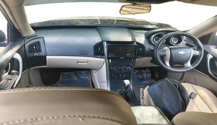 2015 Mahindra XUV500 W8, Diesel, Manual, 1,56,988 km, interior