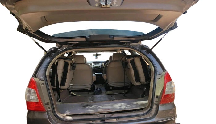2015 Toyota Innova 2.5 VX 7 STR, Diesel, Manual, 1,27,061 km, exterior