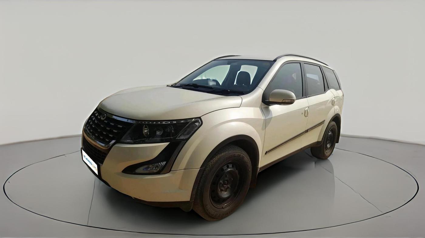2020 Mahindra XUV500 W7, Diesel, Manual, 9,00,000 km, exterior
