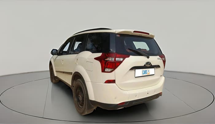 2020 Mahindra XUV500 W7, Diesel, Manual, 9,00,000 km, exterior