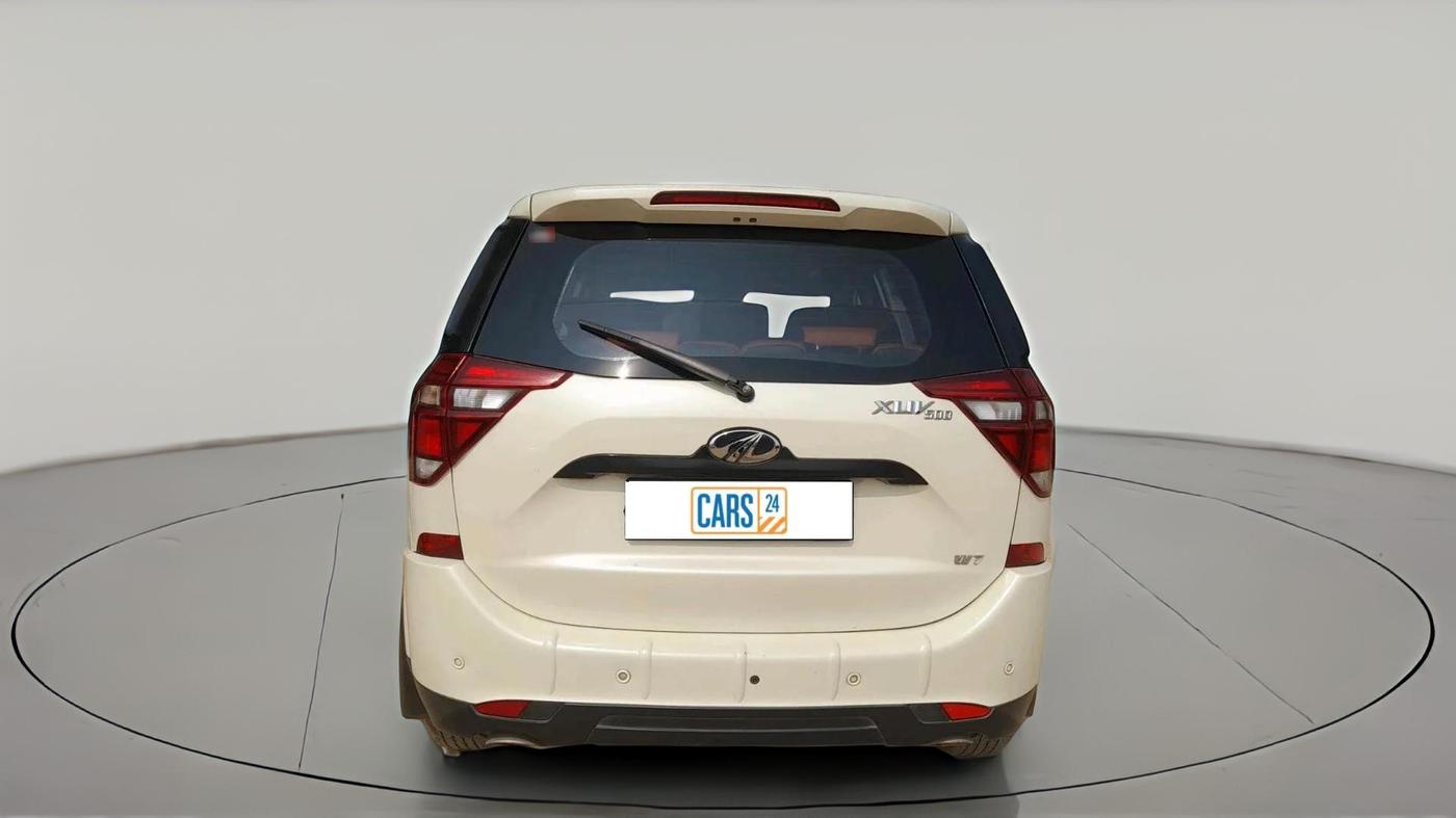 2020 Mahindra XUV500 W7, Diesel, Manual, 9,00,000 km, exterior