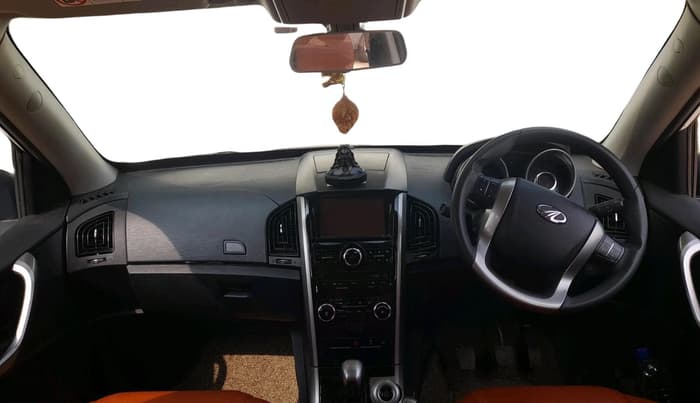 2020 Mahindra XUV500 W7, Diesel, Manual, 9,00,000 km, interior