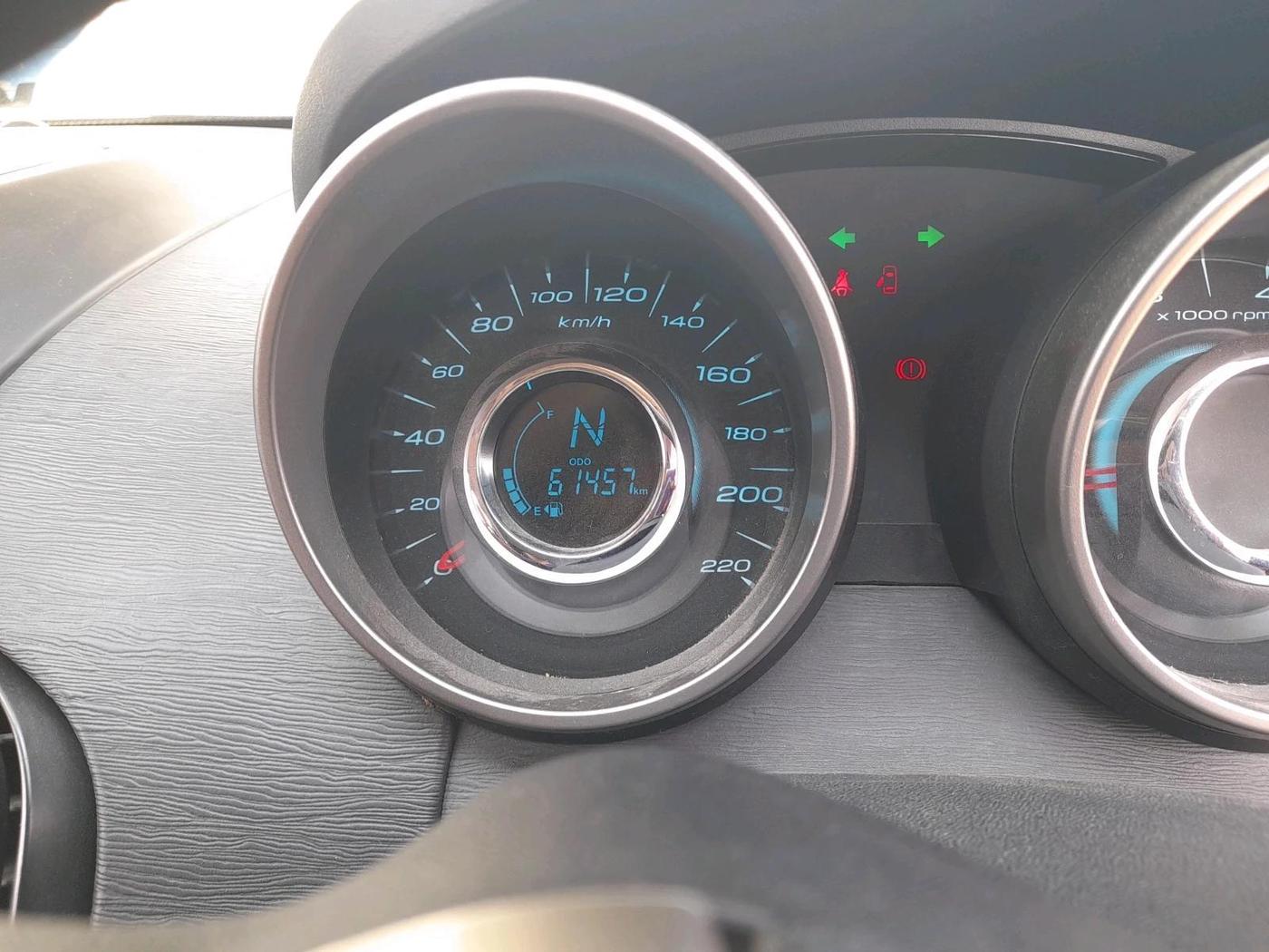 2020 Mahindra XUV500 W7, Diesel, Manual, 9,00,000 km, interior