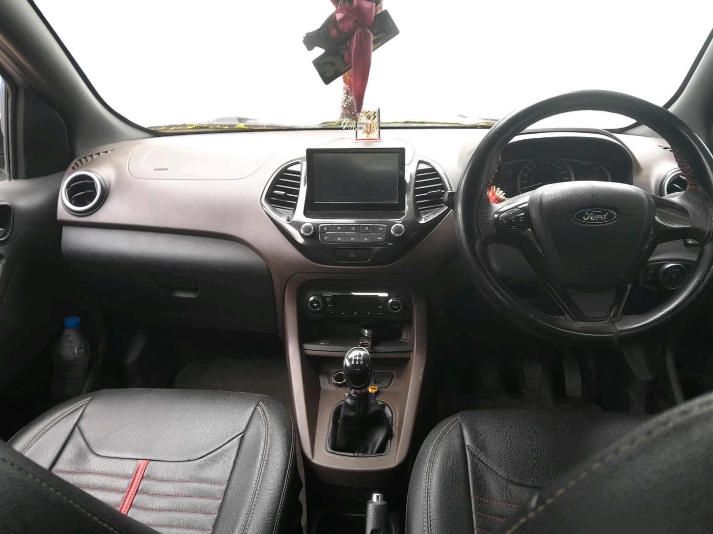 2018 Ford FREESTYLE TITANIUM 1.2 PETROL, CNG, Manual, 1,15,974 km, interior