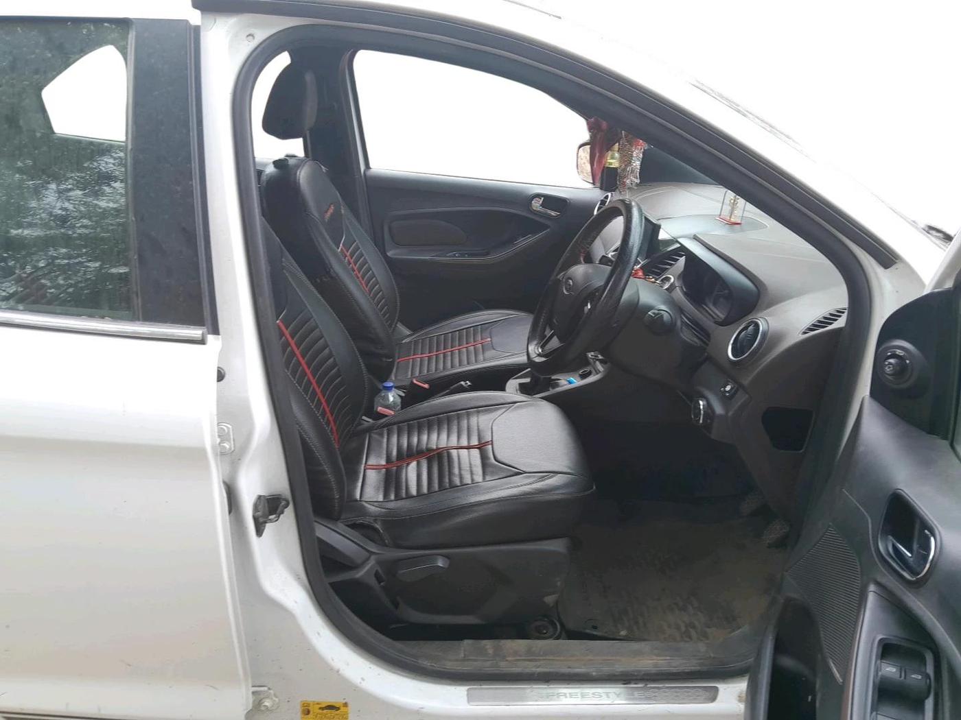 2018 Ford FREESTYLE TITANIUM 1.2 PETROL, CNG, Manual, 1,15,974 km, interior