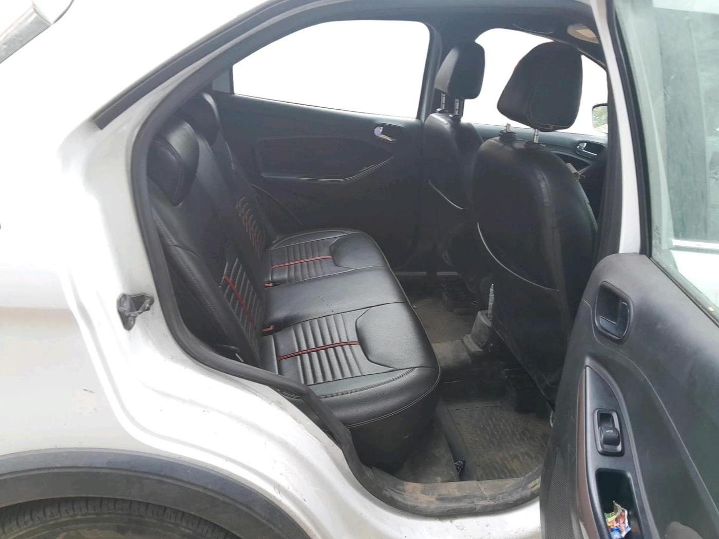 2018 Ford FREESTYLE TITANIUM 1.2 PETROL, CNG, Manual, 1,15,974 km, interior