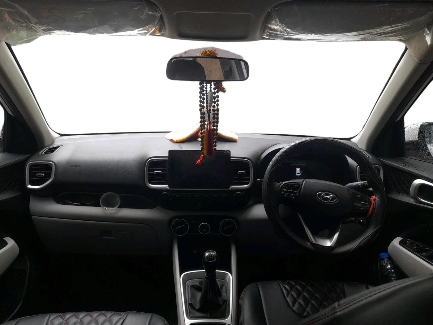 2024 Hyundai VENUE S 1.2, Petrol, Manual, 27,032 km, interior