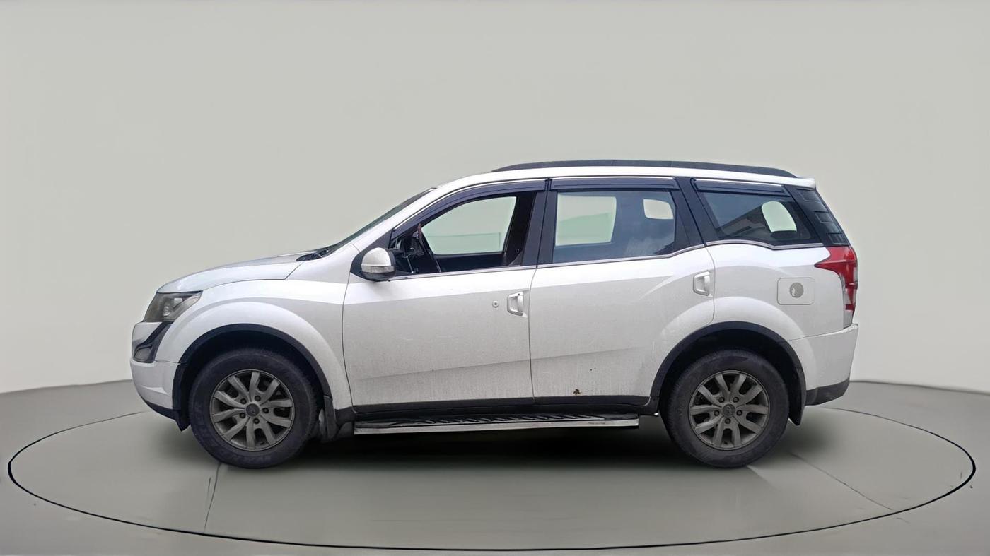 2015 Mahindra XUV500 W10, Diesel, Manual, 1,43,197 km, exterior