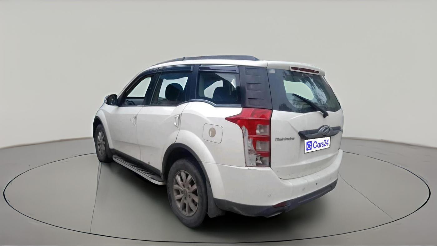 2015 Mahindra XUV500 W10, Diesel, Manual, 1,43,197 km, exterior