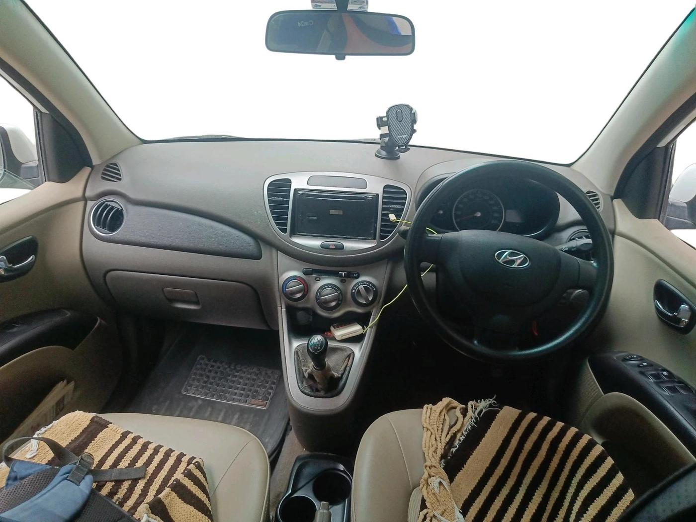 2012 Hyundai i10 MAGNA 1.2, Petrol, Manual, 43,460 km, interior