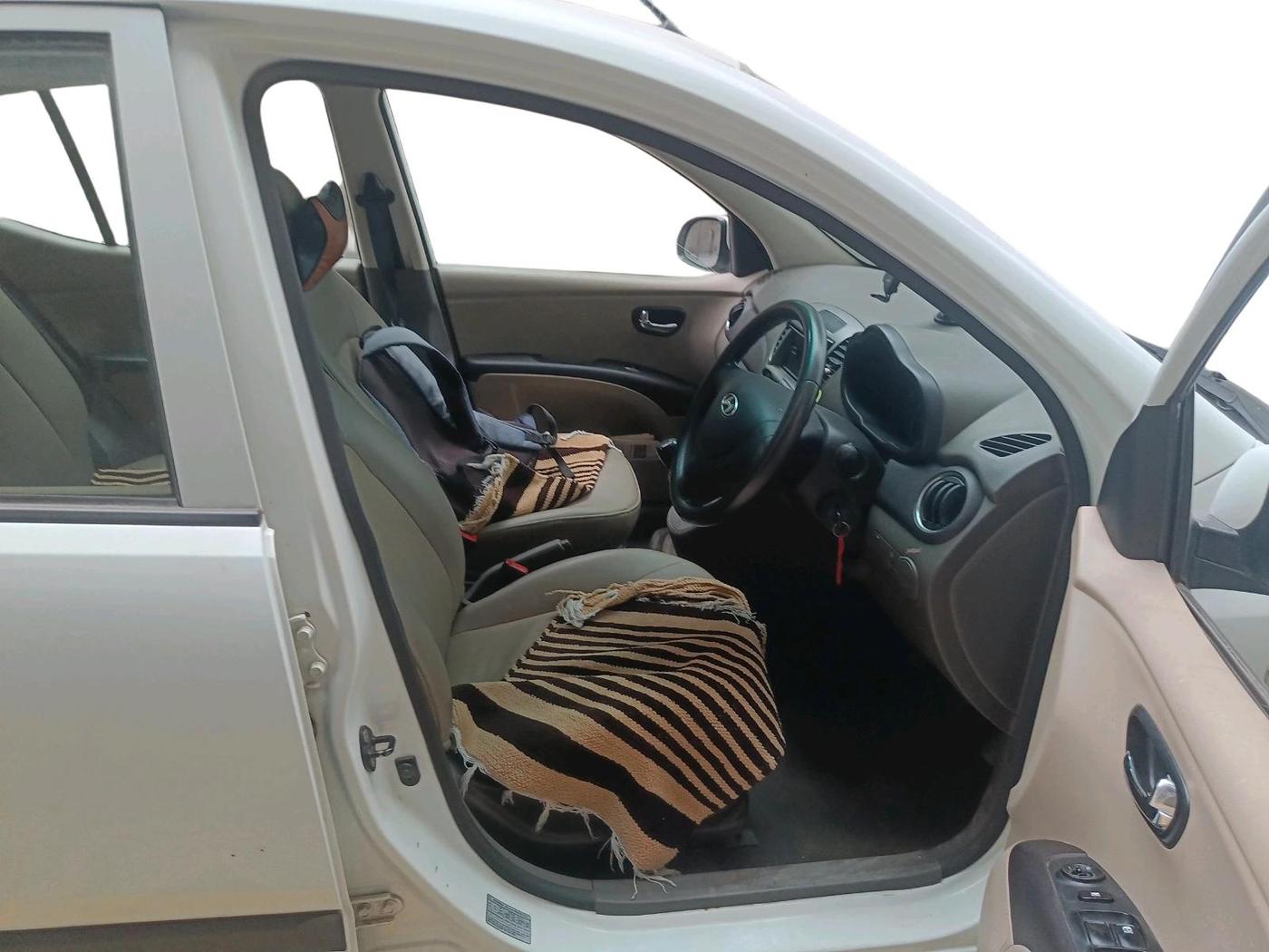 2012 Hyundai i10 MAGNA 1.2, Petrol, Manual, 43,460 km, interior