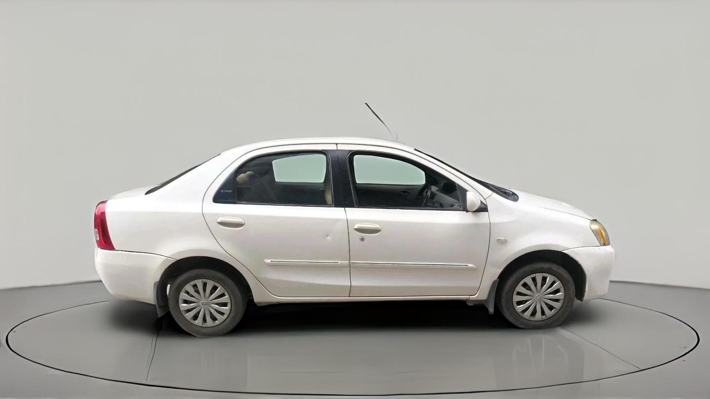 2011 Toyota Etios G, CNG, Manual, 67,321 km, exterior