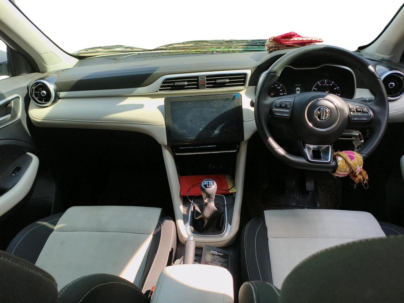 2024 MG ASTOR Sprint 1.5 MT (Ivory), Petrol, Manual, 9,880 km, interior