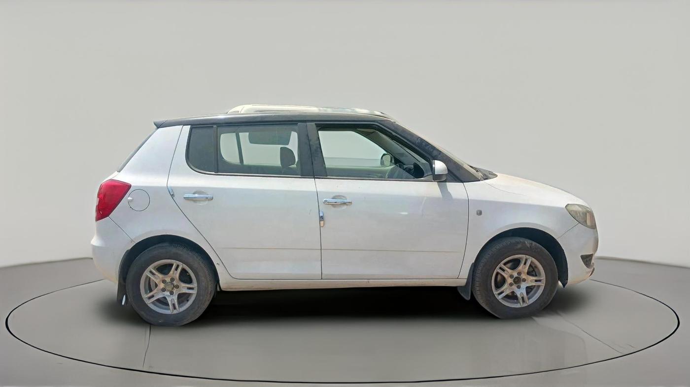 2013 Skoda Fabia AMBITION PLUS 1.2 TDI CR, Diesel, Manual, 76,474 km, exterior