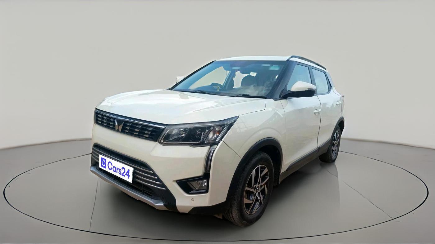 2023 Mahindra XUV300 W8 (O) 1.5 DIESEL, Diesel, Manual, 46,991 km, exterior
