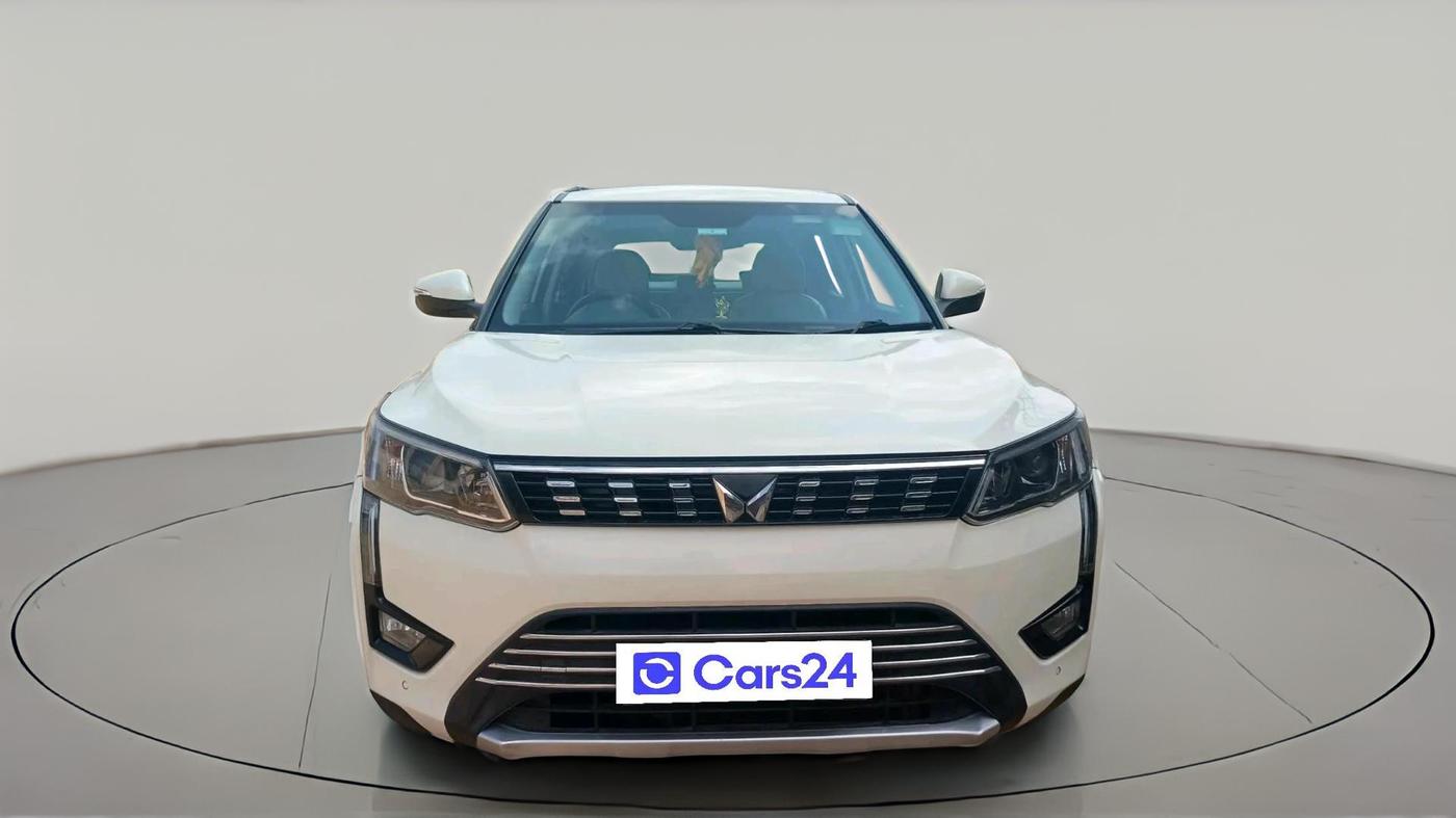 2023 Mahindra XUV300 W8 (O) 1.5 DIESEL, Diesel, Manual, 46,991 km, exterior