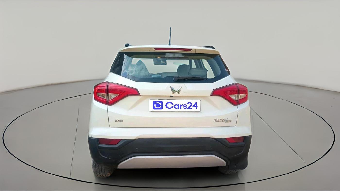 2023 Mahindra XUV300 W8 (O) 1.5 DIESEL, Diesel, Manual, 46,991 km, exterior