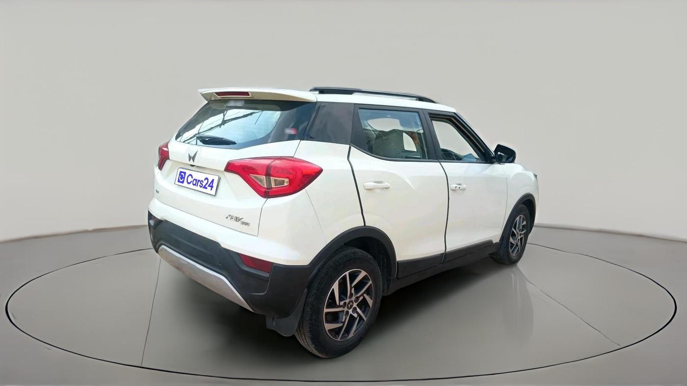 2023 Mahindra XUV300 W8 (O) 1.5 DIESEL, Diesel, Manual, 46,991 km, exterior