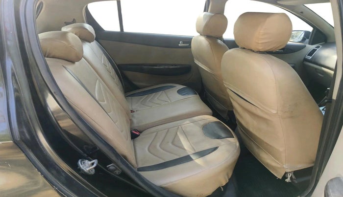 2010 Hyundai i20 SPORTZ 1.2, CNG, Manual, 1,67,497 km, interior