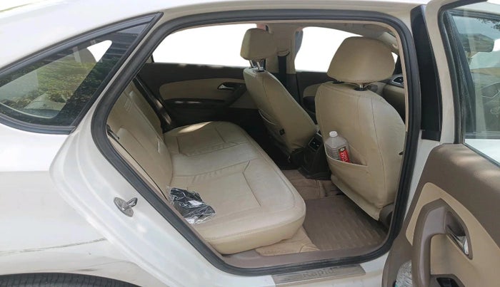 2014 Skoda Rapid AMBITION 1.5 TDI, Diesel, Manual, 1,15,326 km, interior