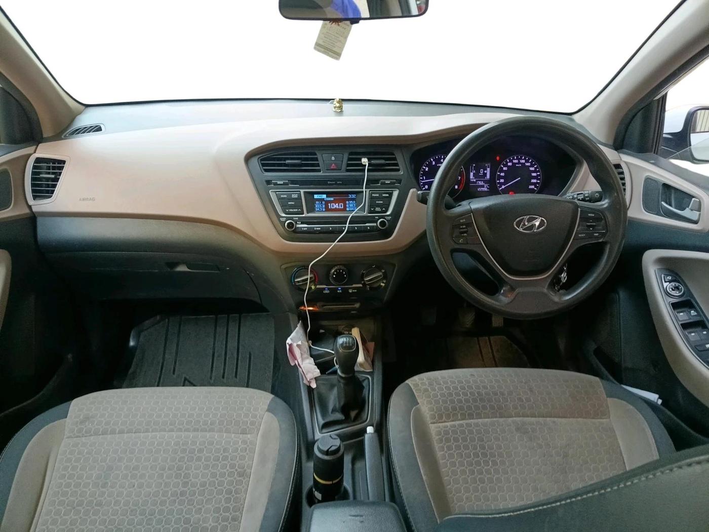 2017 Hyundai Elite i20 SPORTZ 1.2, Petrol, Manual, 1,22,997 km, interior