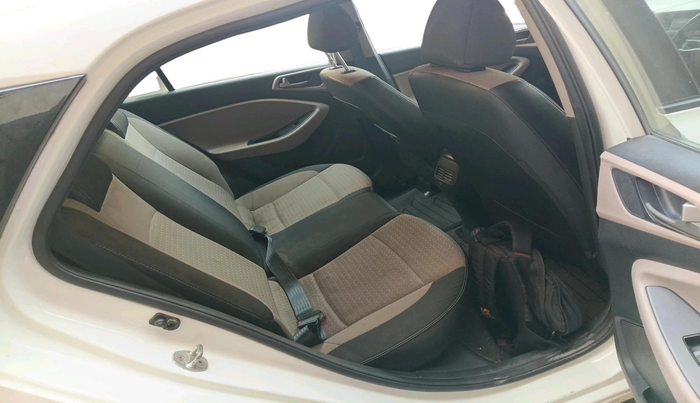2017 Hyundai Elite i20 SPORTZ 1.2, Petrol, Manual, 1,22,997 km, interior