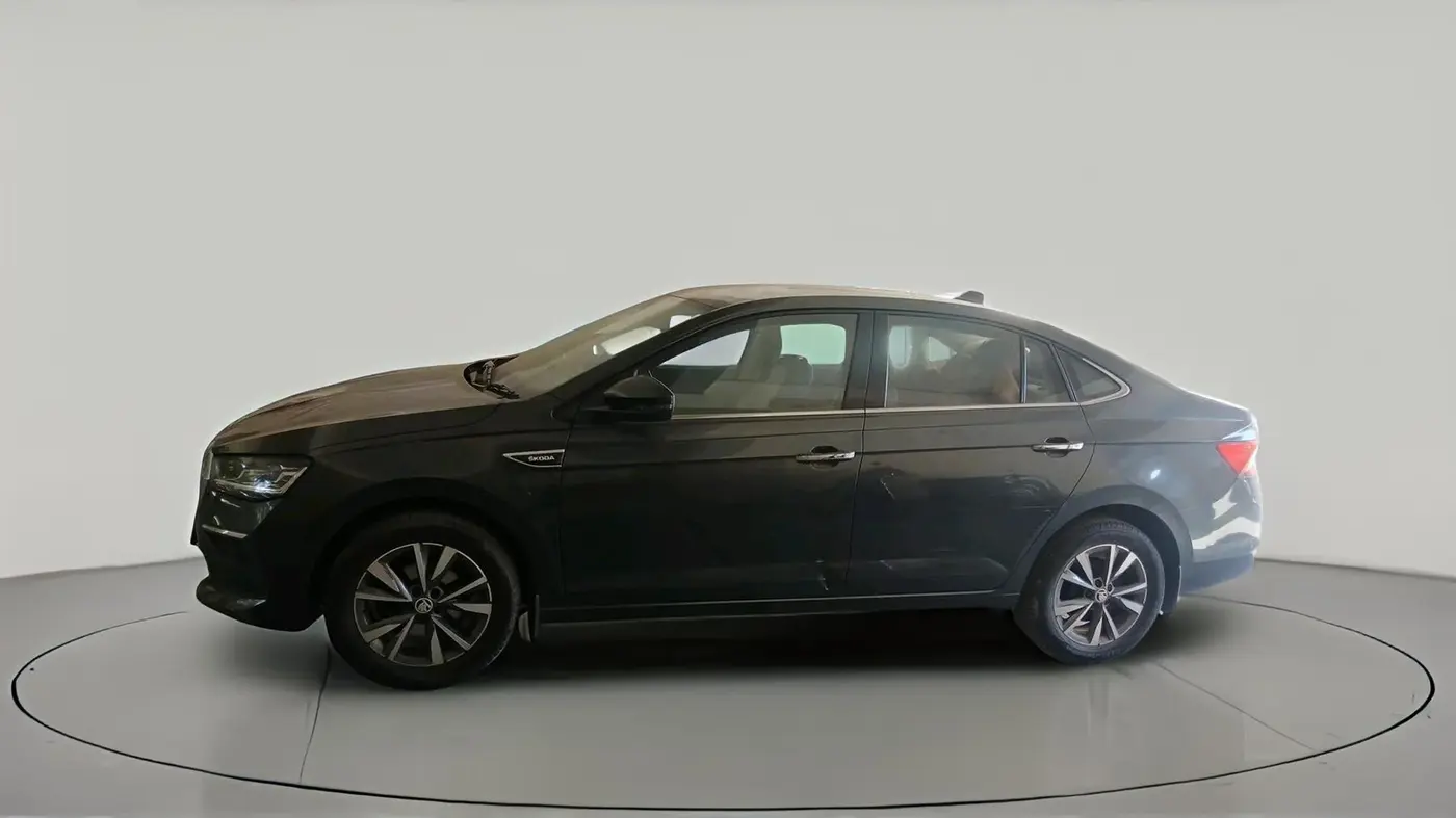 2022 Skoda SLAVIA STYLE 1.0L TSI MT, Petrol, Manual, 42,255 km, exterior