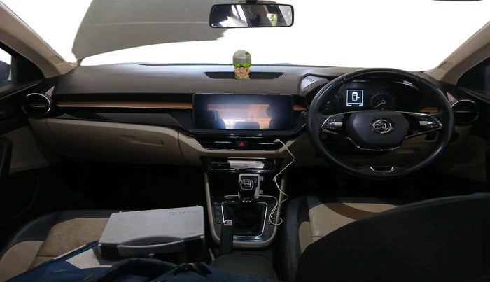 2022 Skoda SLAVIA STYLE 1.0L TSI MT, Petrol, Manual, 42,255 km, interior