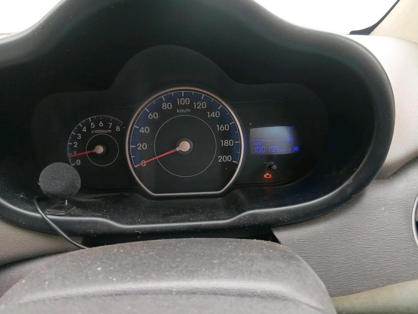 2015 Hyundai i10 MAGNA 1.1, Petrol, Manual, 1,00,195 km, interior