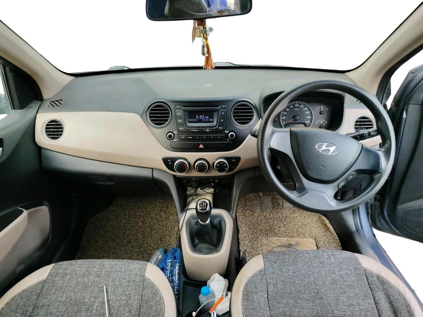2014 Hyundai Grand i10 SPORTZ 1.2 KAPPA VTVT, Petrol, Manual, 1,04,439 km, interior