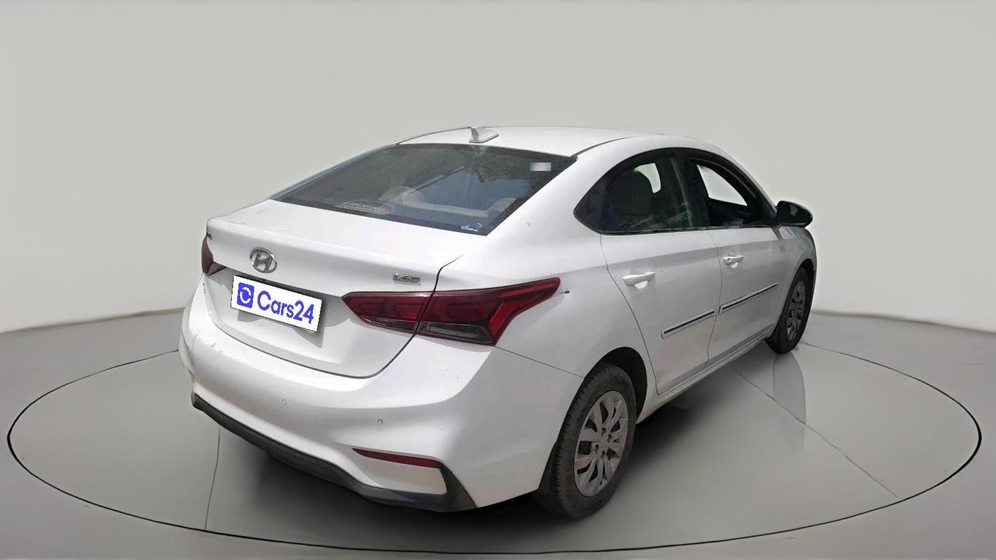 2018 Hyundai Verna 1.6 EX CRDI, Diesel, Manual, 80,035 km, exterior