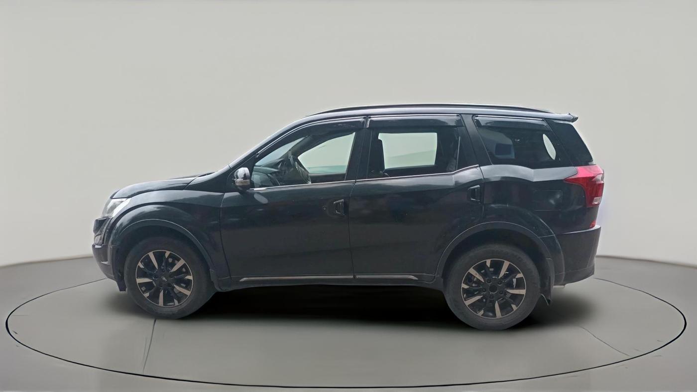 2018 Mahindra XUV500 W11, Diesel, Manual, 1,01,721 km, exterior