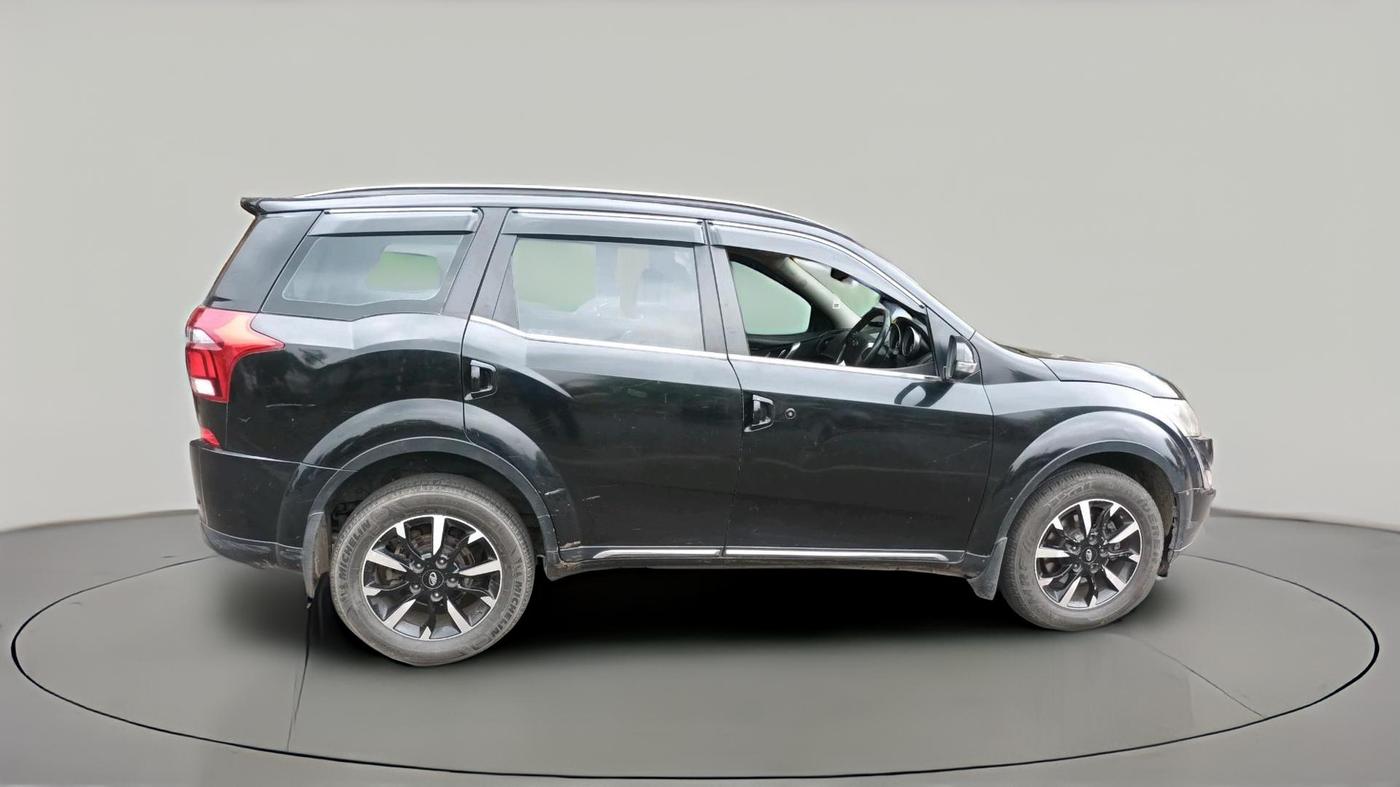 2018 Mahindra XUV500 W11, Diesel, Manual, 1,01,721 km, exterior