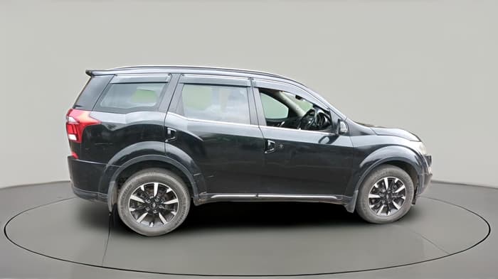 2018 Mahindra XUV500 W11, Diesel, Manual, 1,01,721 km, exterior