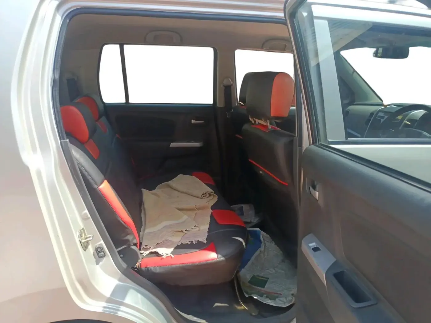 2012 Maruti Wagon R 1.0 VXI, CNG, Manual, 50,901 km, interior