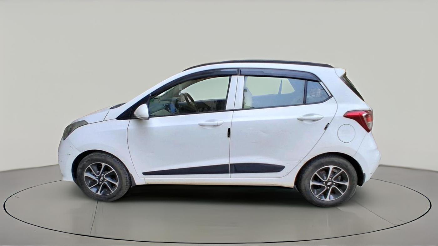 2017 Hyundai Grand i10 SPORTZ (O) AT 1.2 KAPPA VTVT, Petrol, Automatic, 47,200 km, exterior