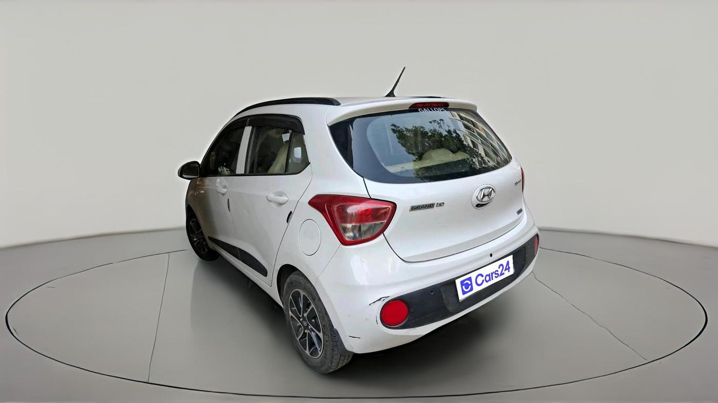 2017 Hyundai Grand i10 SPORTZ (O) AT 1.2 KAPPA VTVT, Petrol, Automatic, 47,200 km, exterior
