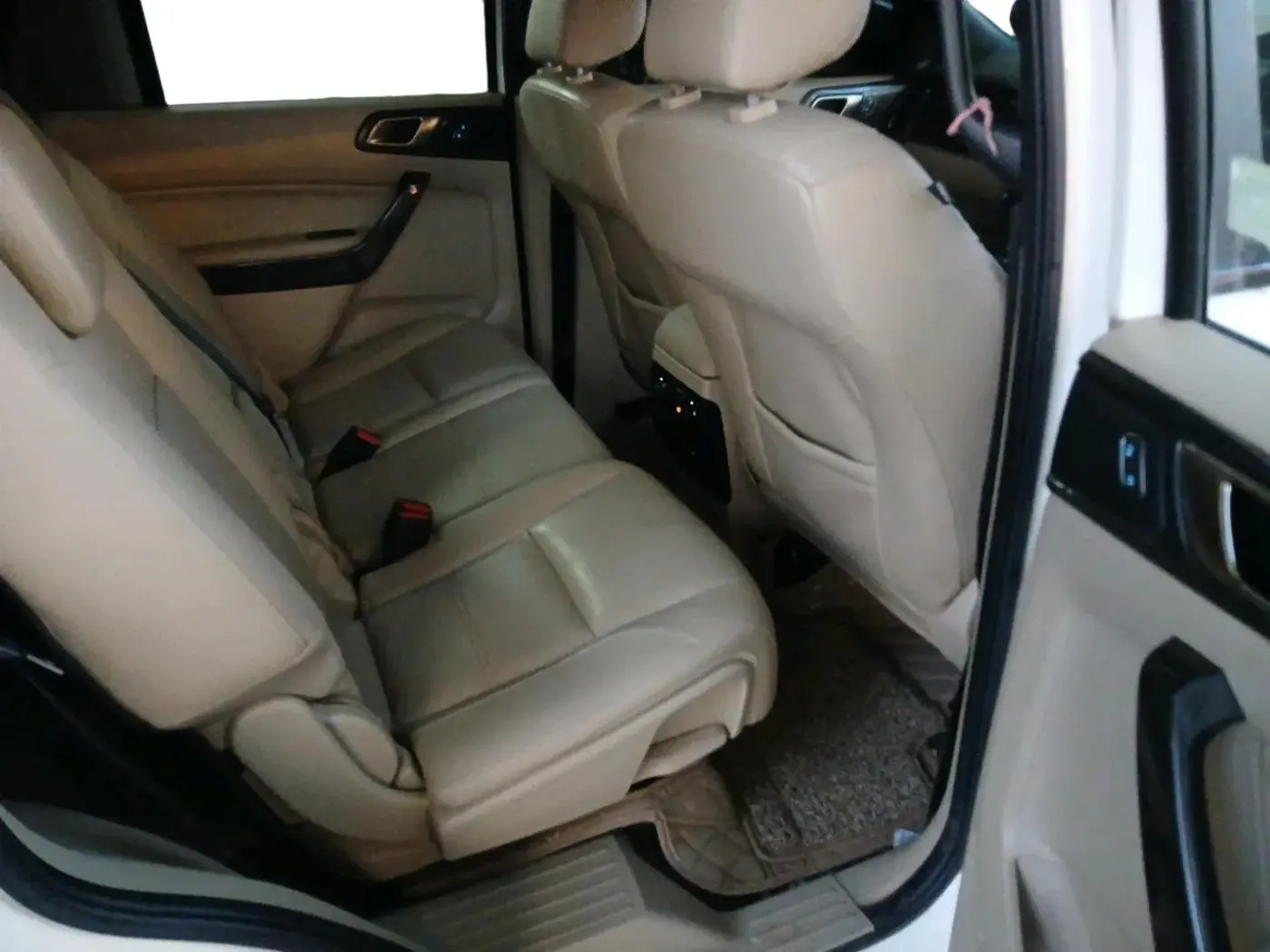 2017 Ford Endeavour TITANIUM 3.2 4X4 AT, Diesel, Automatic, 57,281 km, interior