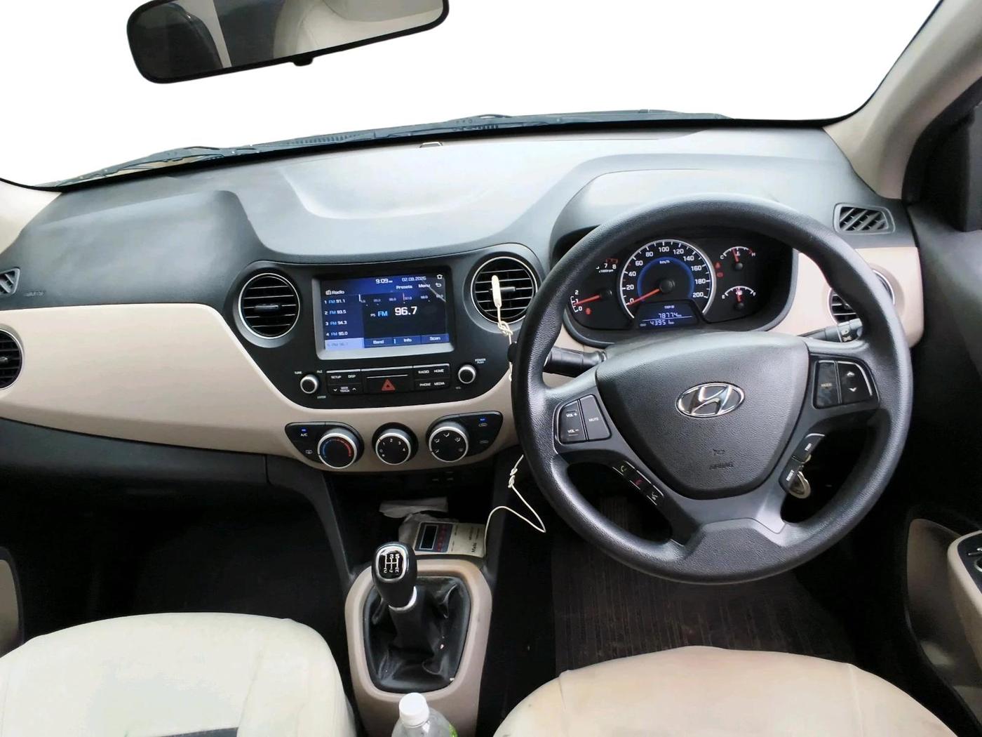 2019 Hyundai Grand i10 SPORTZ 1.2 KAPPA VTVT, Petrol, Manual, 43,951 km, interior