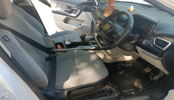 2024 Tata Safari PURE PLUS S, Diesel, Manual, 51,945 km, interior