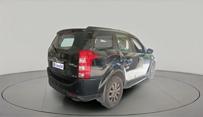 2016 Mahindra XUV500 W10 1.99, Diesel, Manual, 1,37,049 km, exterior