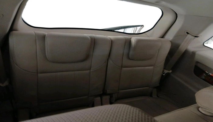 2016 Mahindra XUV500 W10 1.99, Diesel, Manual, 1,37,049 km, interior