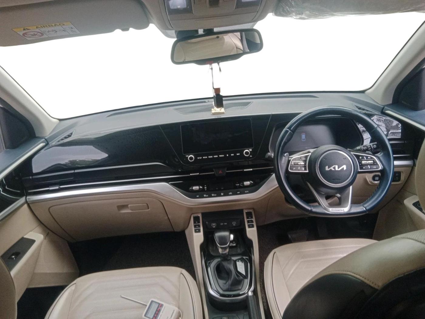 2022 KIA CARENS LUXURY PLUS 1.4 PETROL DCT 6 STR, Petrol, Automatic, 56,015 km, interior