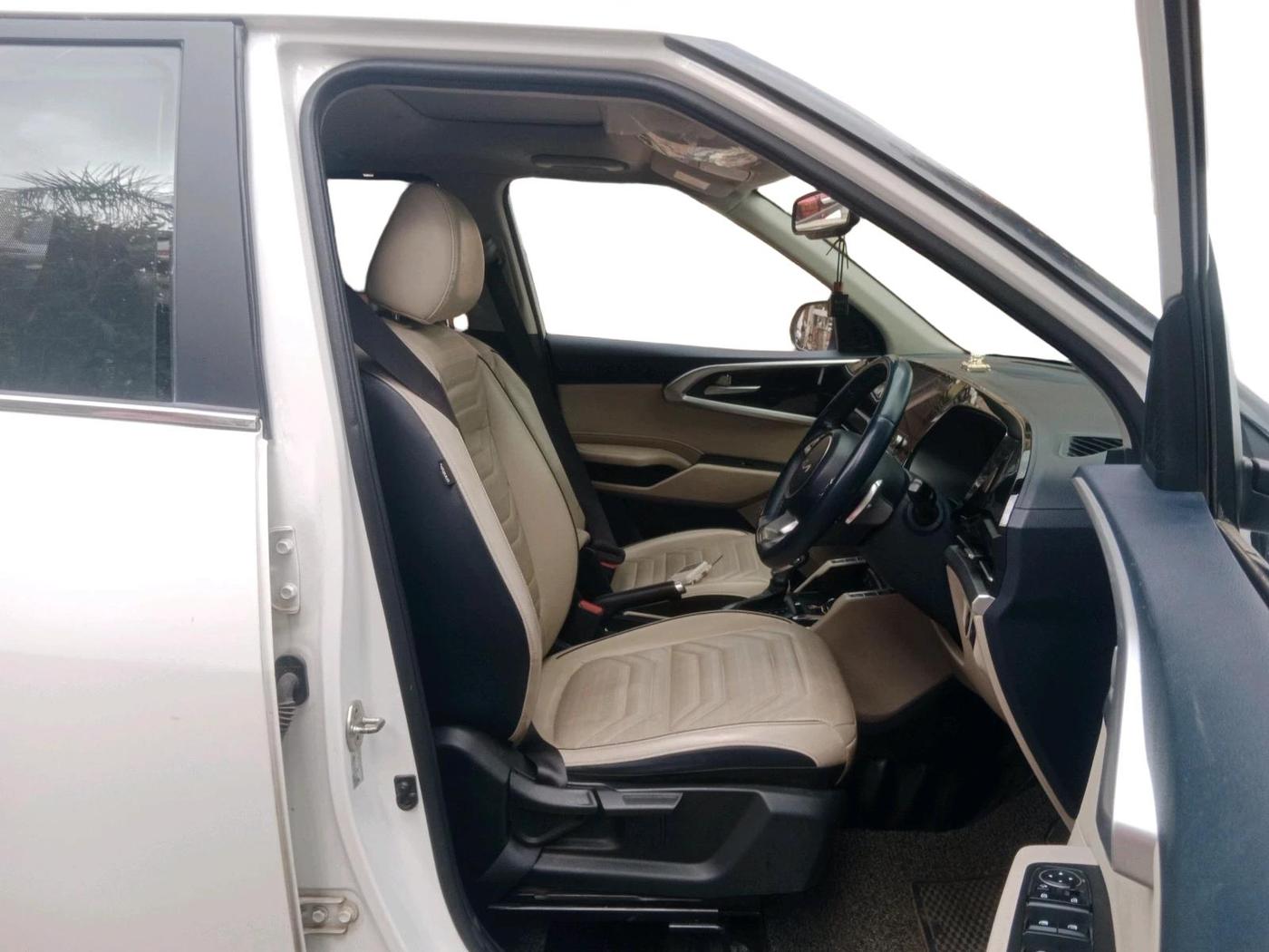 2022 KIA CARENS LUXURY PLUS 1.4 PETROL DCT 6 STR, Petrol, Automatic, 56,015 km, interior