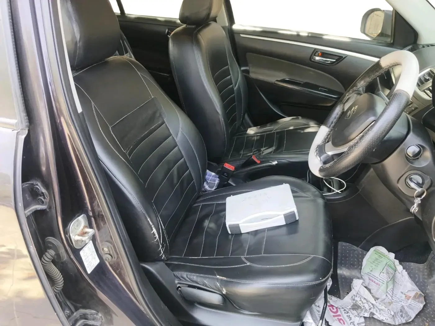 2015 Maruti Swift VXI, Petrol, Manual, 95,065 km, interior