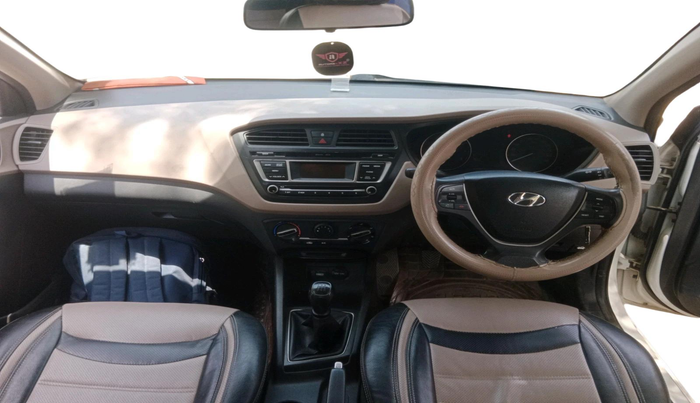 2016 Hyundai Elite i20 MAGNA 1.2, CNG, Manual, 1,22,360 km, interior