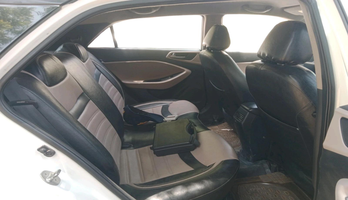 2016 Hyundai Elite i20 MAGNA 1.2, CNG, Manual, 1,22,360 km, interior